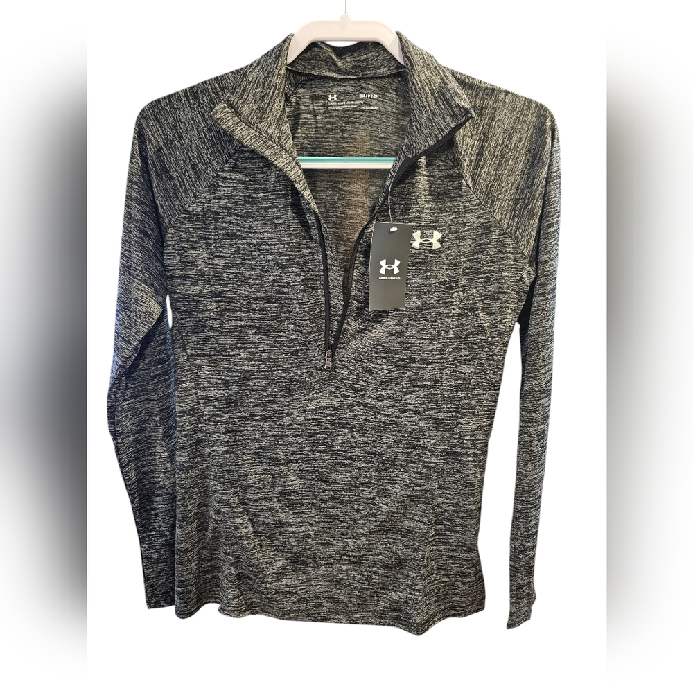 Under Armour, Heat Gear, Long Sleeve Shirt Size Small.